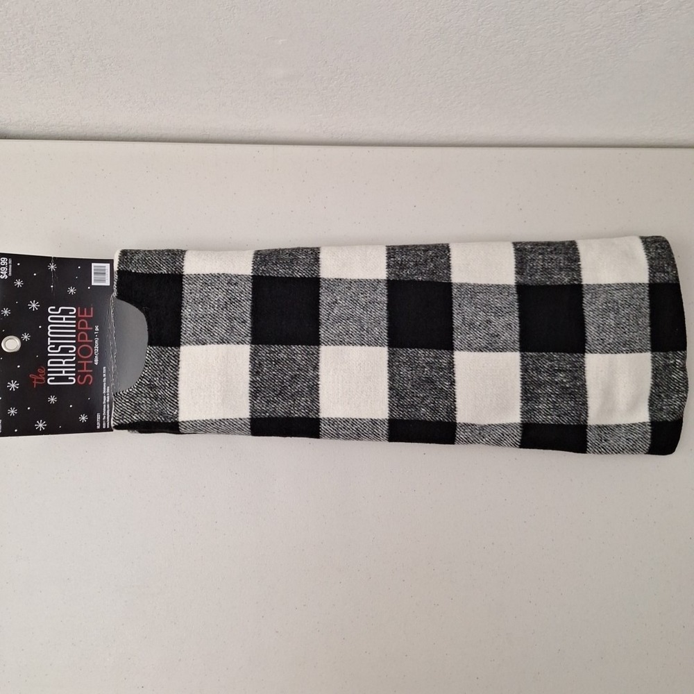 The Christmas Shoppe Tree Skirt Black and White‎ Buffalo Plaid 48"  NEW - Picture 4 of 9
